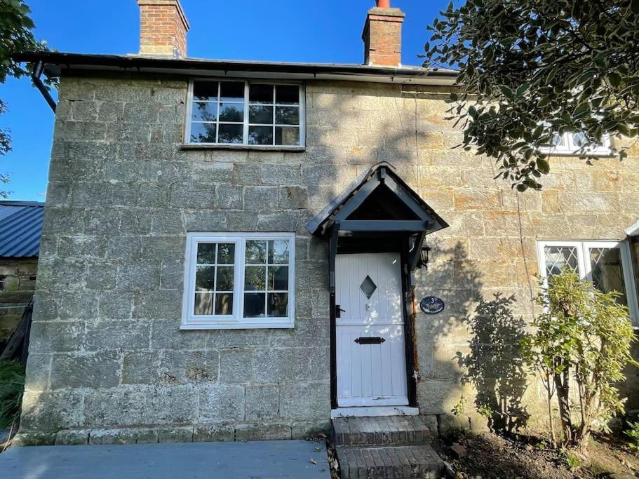 Rustic 18Th Century Stone Cottage With Fireplace And Parking Crowborough Exterior photo